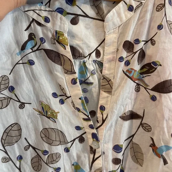 Preswick & Moore | Floral, Butterfly, Bird Button-Up Blouse - White and Blue - Picture 5 of 11
